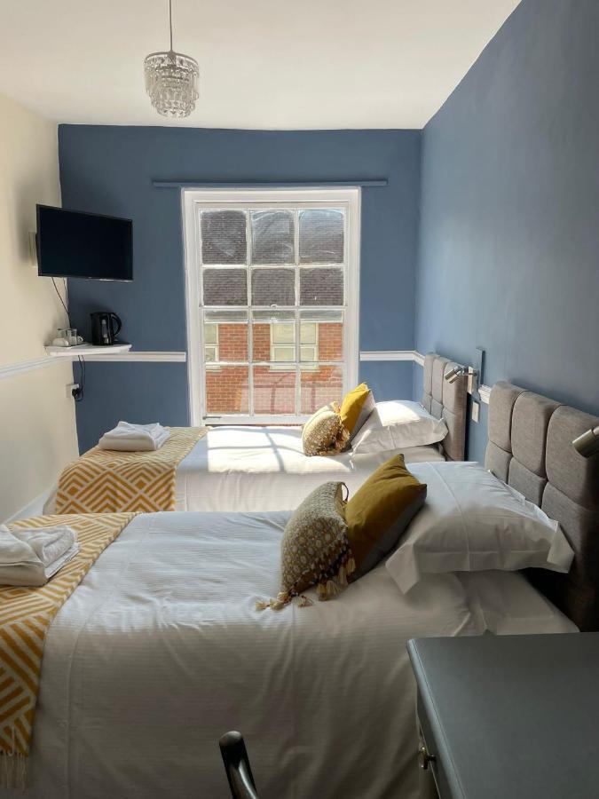 Hotel The White Hart Whitchurch  Esterno foto