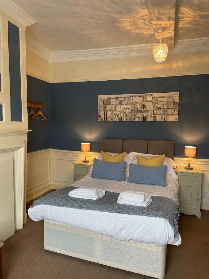 Hotel The White Hart Whitchurch  Esterno foto
