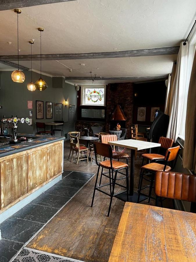 Hotel The White Hart Whitchurch  Esterno foto